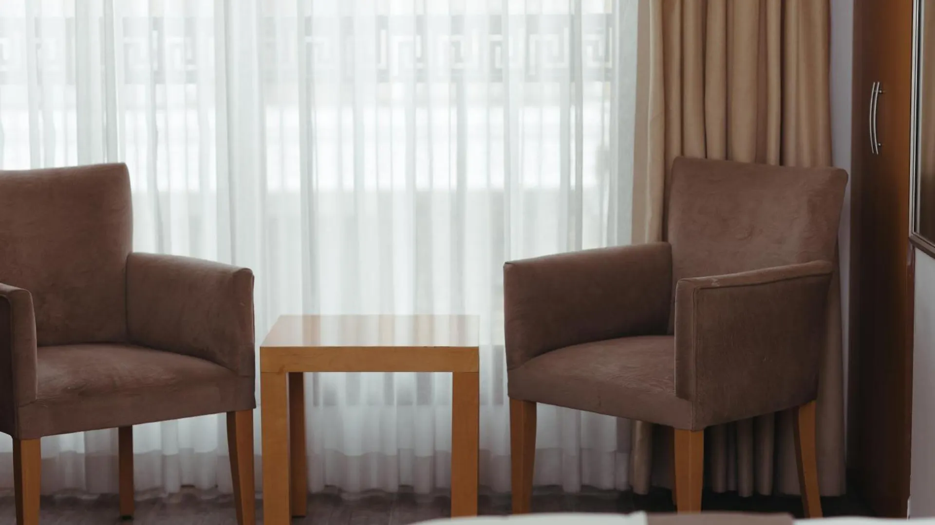 Mb City Hotel İzmir 3*,